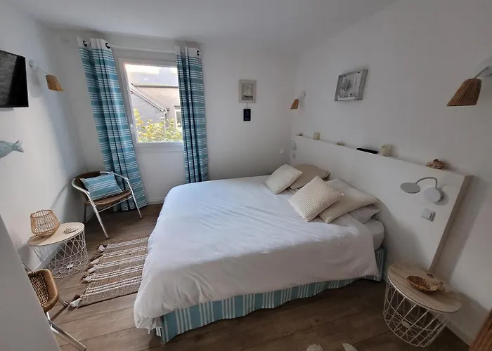 Frühstückspension La Maison Pere Camembert 4*