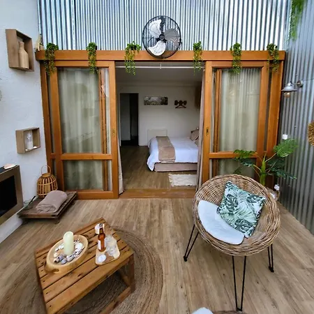 La Maison Pere Camembert Bed & Breakfast 4*