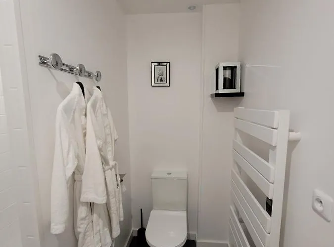 La Maison Père Camembert Bed & Breakfast 4*